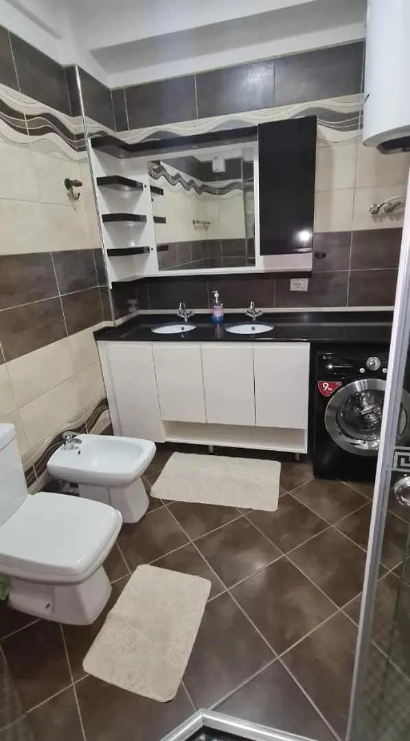 Amar Apartment Τίρανα 0*,